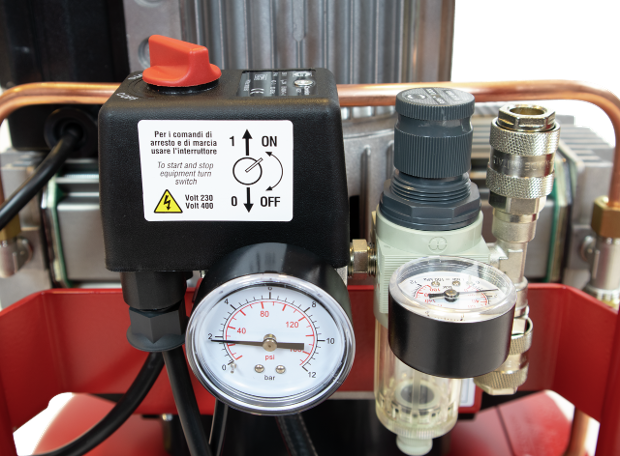 AC33024_Close up of air pressure gauge.psd